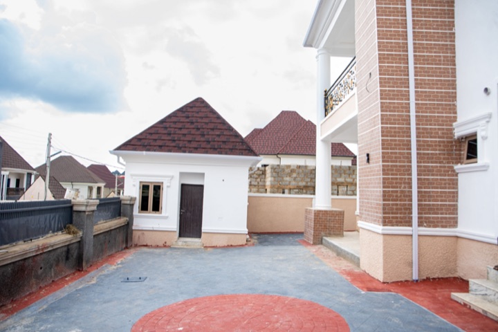 Handover of a completed Ecoterra home